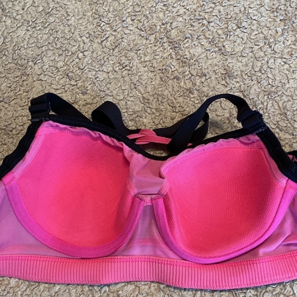 VICTORIA’S SECRET VSX 34B Sports Bra - Picture 4 of 9